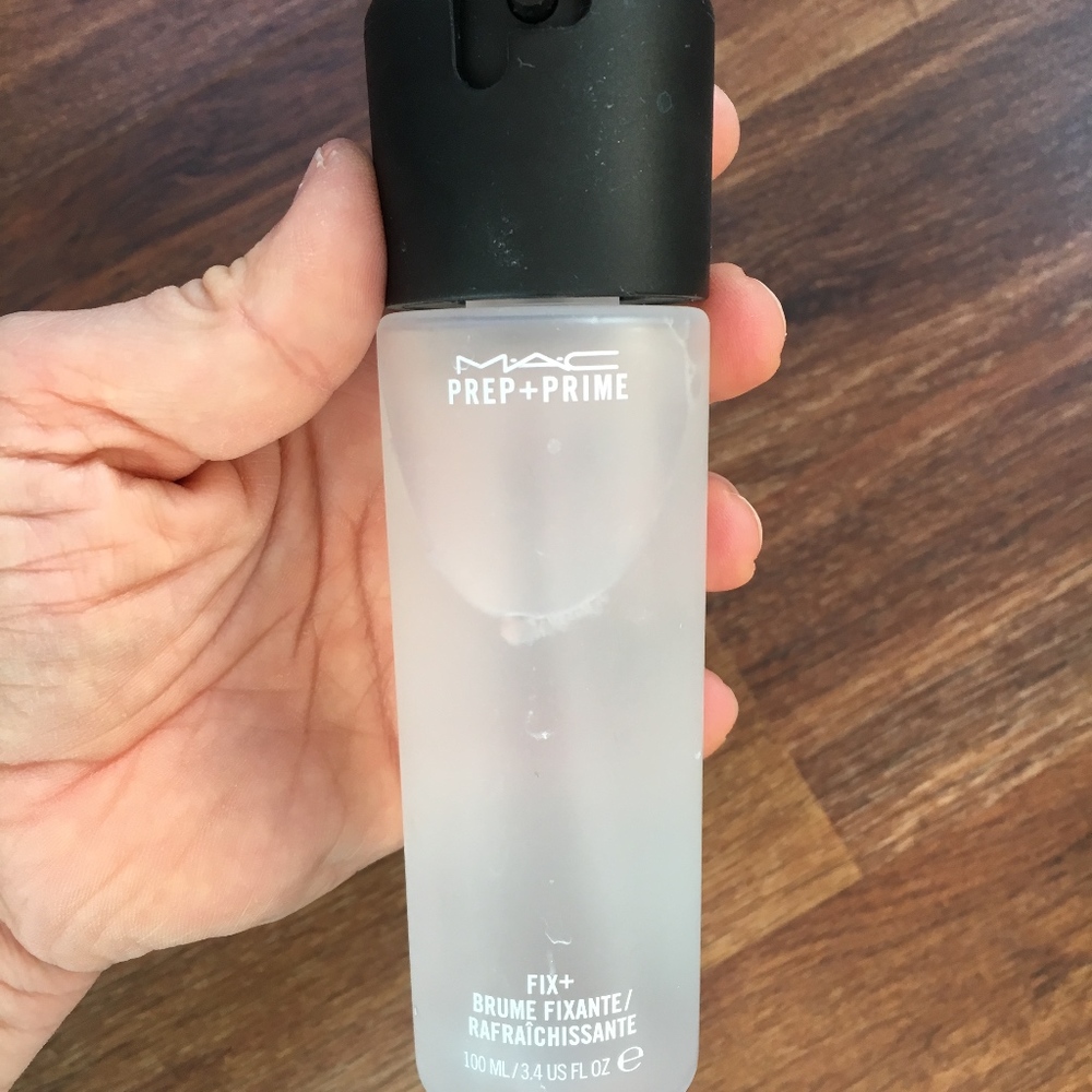NWOT MAC Prime & Fix+  (100 ml / 3.4 US fl oz)